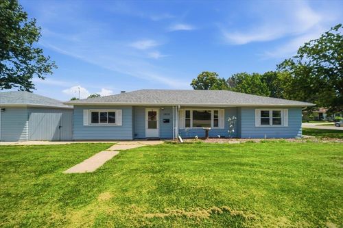 1051 Wisconsin Street, Waterloo, IA, 50702 | Card Image