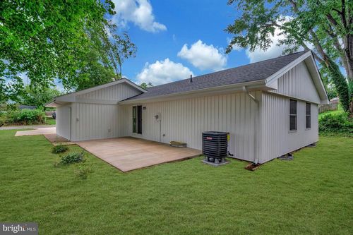 325 Elmwood Dr, CULPEPER, VA, 22701-4029 | Card Image