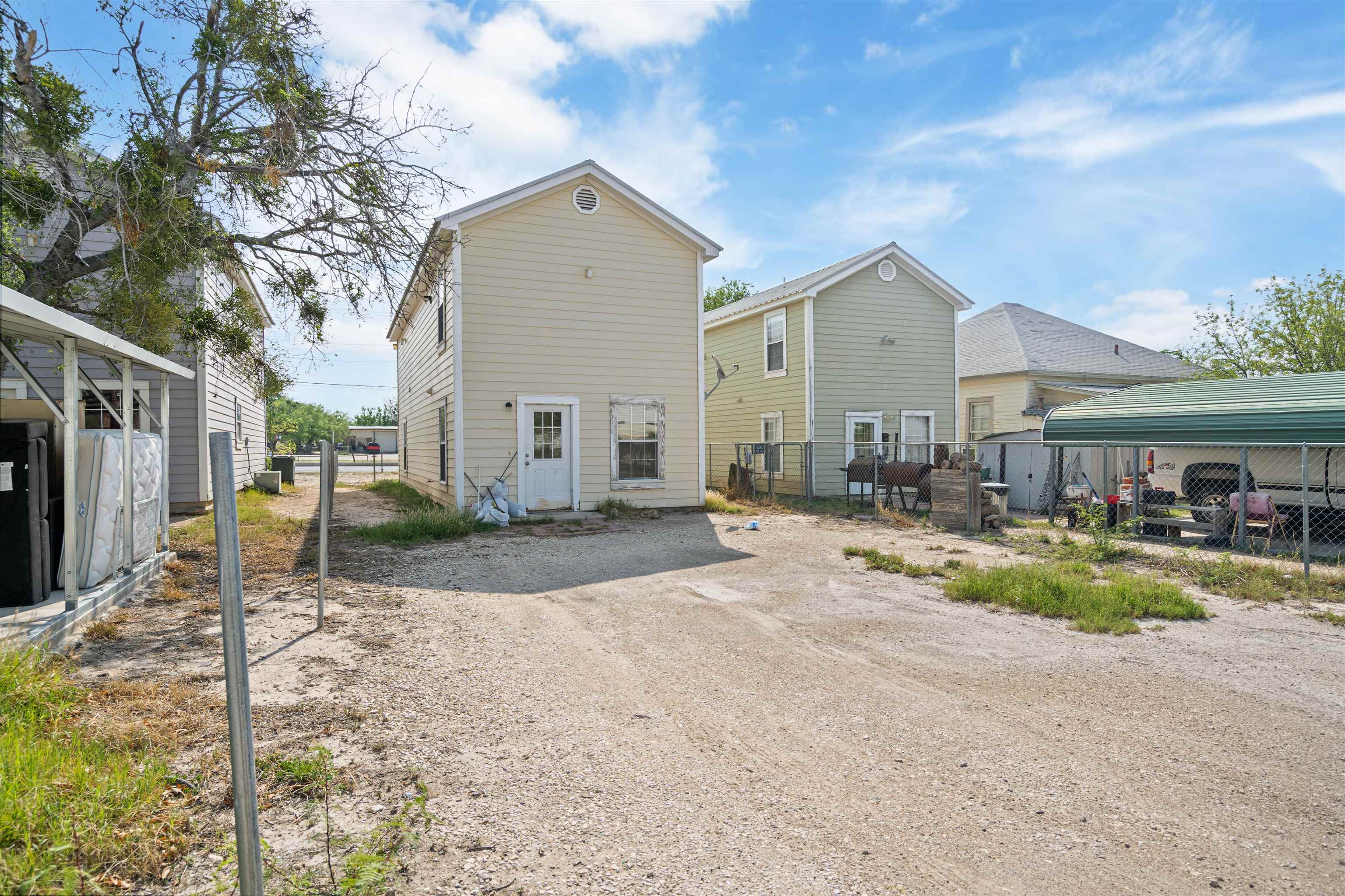 Residential in Del Rio 4