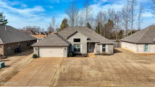 27 Bear Trace Dr, Jackson, TN, 38305-3202 | Card Image