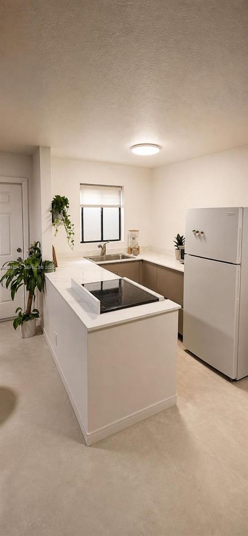 6-3501 Van Buren St, Hollywood, FL, 33021-8605 | Card Image