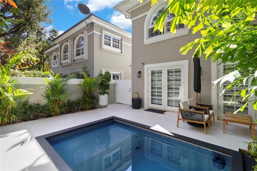 2813-2813 Day Ave, Miami, FL, 33133-4611 | Card Image