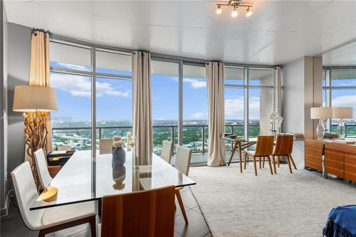 h2907-3301 Ne 1st Ave, Miami, FL, 33137-4174 | Card Image