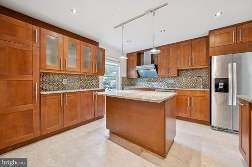 12260 Greenleaf Ave, POTOMAC, MD, 20854-3327 | Card Image