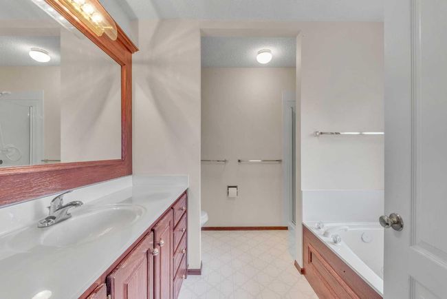 121 Patterson Mount Sw, House other with 5 bedrooms, 4 bathrooms and 4 parking in Calgary AB | Image 22