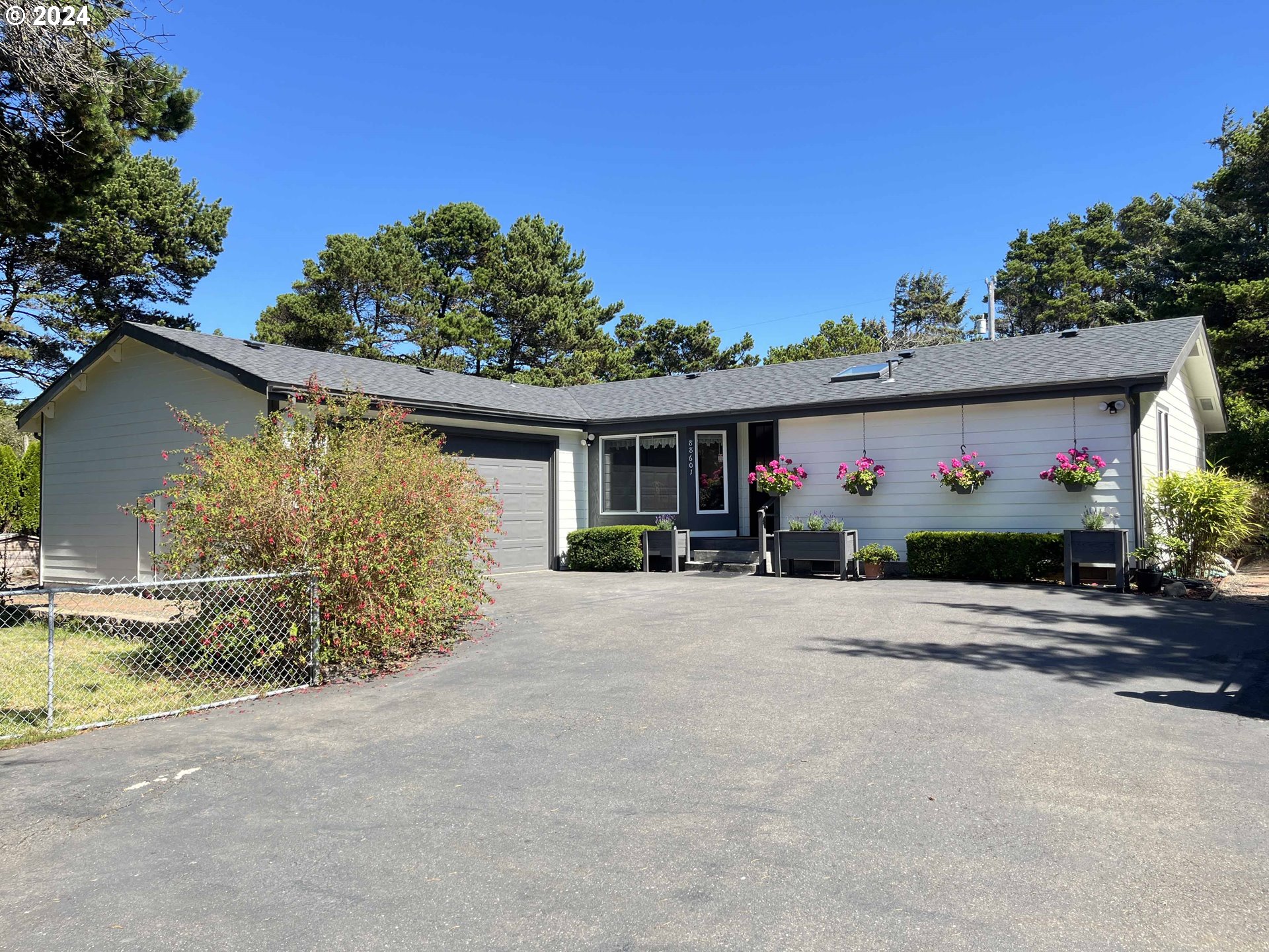 4th Ave, Florence, OR 97439