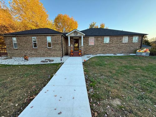 1138 E Forest Ridge Dr, Bolivar, MO, 65613-1075 | Card Image