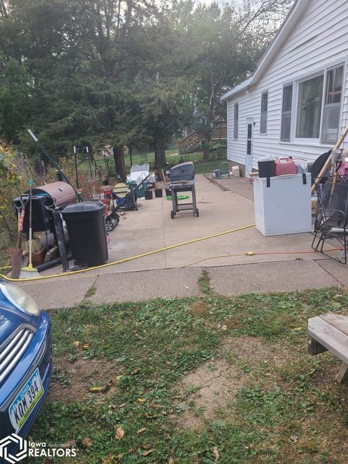 1902 W Fulliam Ave, Muscatine, IA, 52761-2407 | Card Image