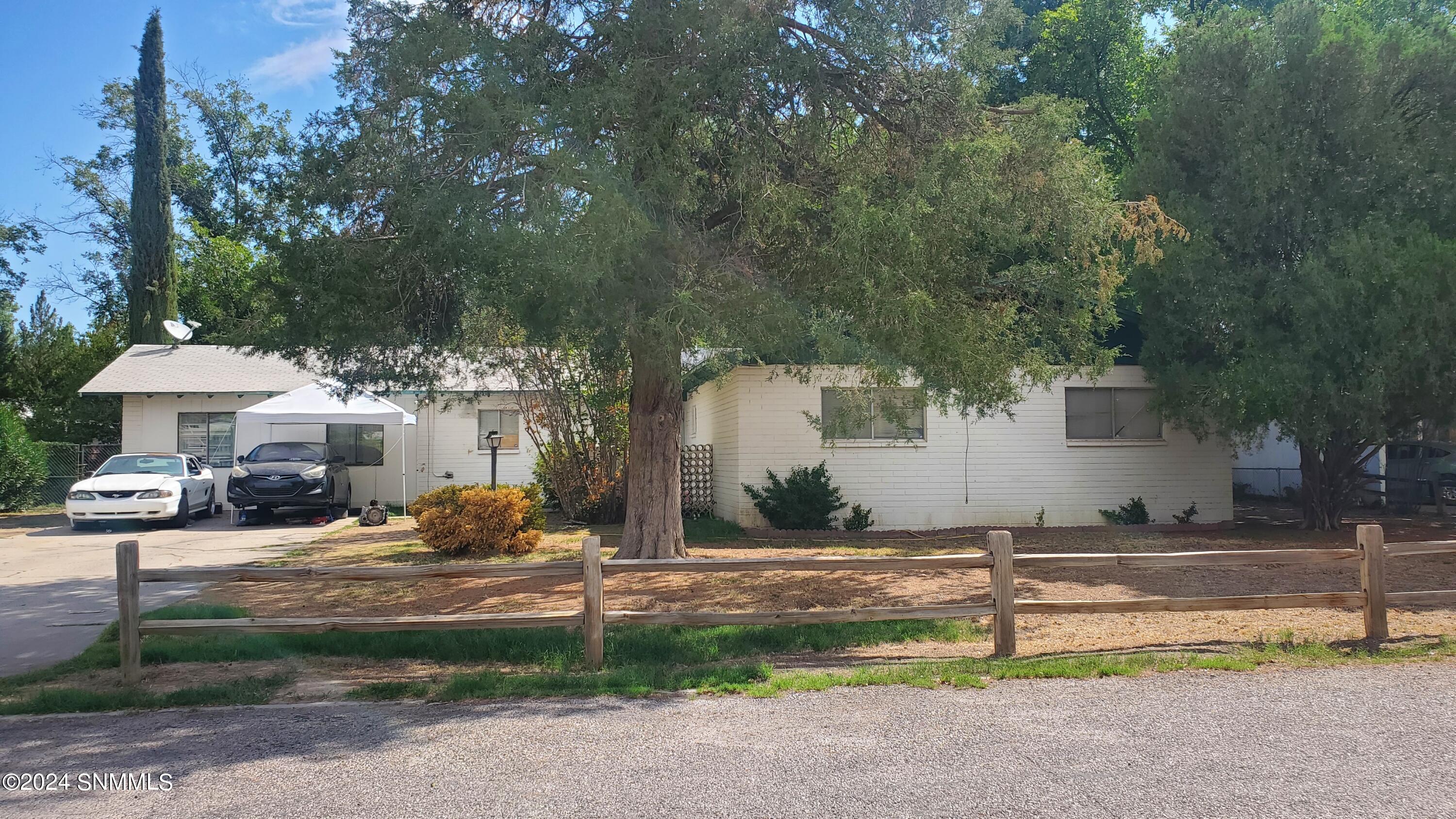 Lebanon Arc, Las Cruces, NM 88005