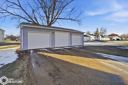 1809 11th St, Eldora, IA, 50627-2031 | Card Image