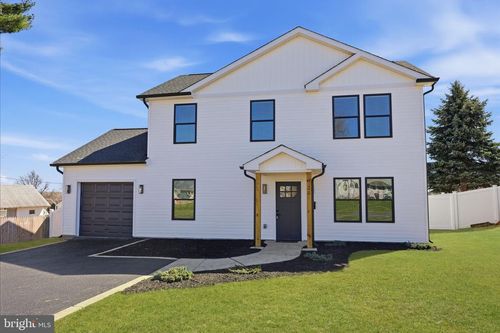 25 Autumn Ln, LEVITTOWN, PA, 19055-1233 | Card Image
