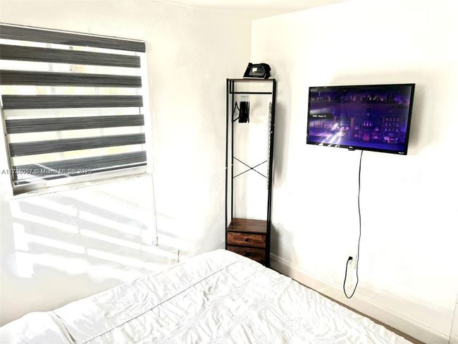 0 - 802 Nw 3 Rd Ter, House other with 1 bedrooms, 1 bathrooms and null parking in Hallandale Beach FL | Image 16