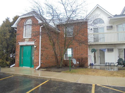 2b-1334 Cunat Ct, Lake In The Hills, IL, 60156-6137 | Card Image
