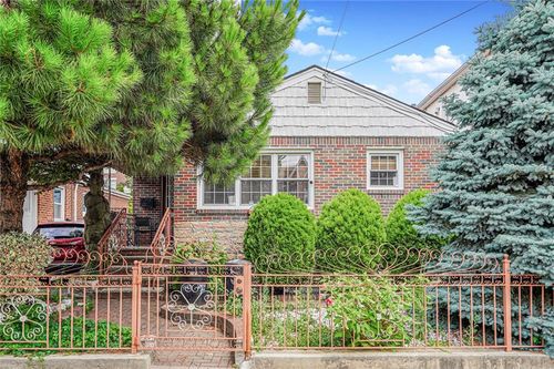 2421 1st St, Brooklyn, NY, 11223-5911 | Card Image