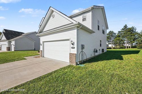 4009 Cobblestone Ln, La Grange, KY, 40031-7021 | Card Image