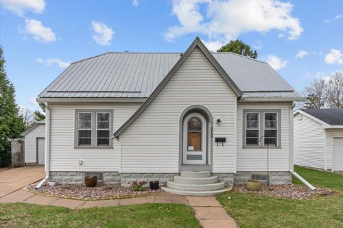 819 Hopwood Ave, Menomonie, WI, 54751-1544 | Card Image