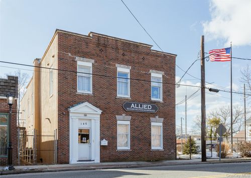 146 Railroad Avenue, Islip, NY, 11782 | Card Image