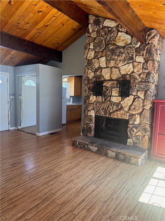 32395 Scandia Dr, House other with 3 bedrooms, 2 bathrooms and null parking in Running Springs CA | Image 6