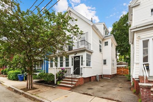 17 Perry St, Somerville, MA, 02143-3818 | Card Image