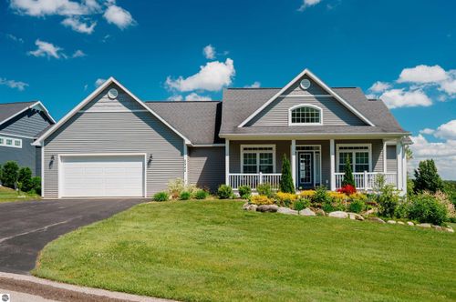 3-2542 W Crown Dr, Traverse City, MI, 49685-6724 | Card Image