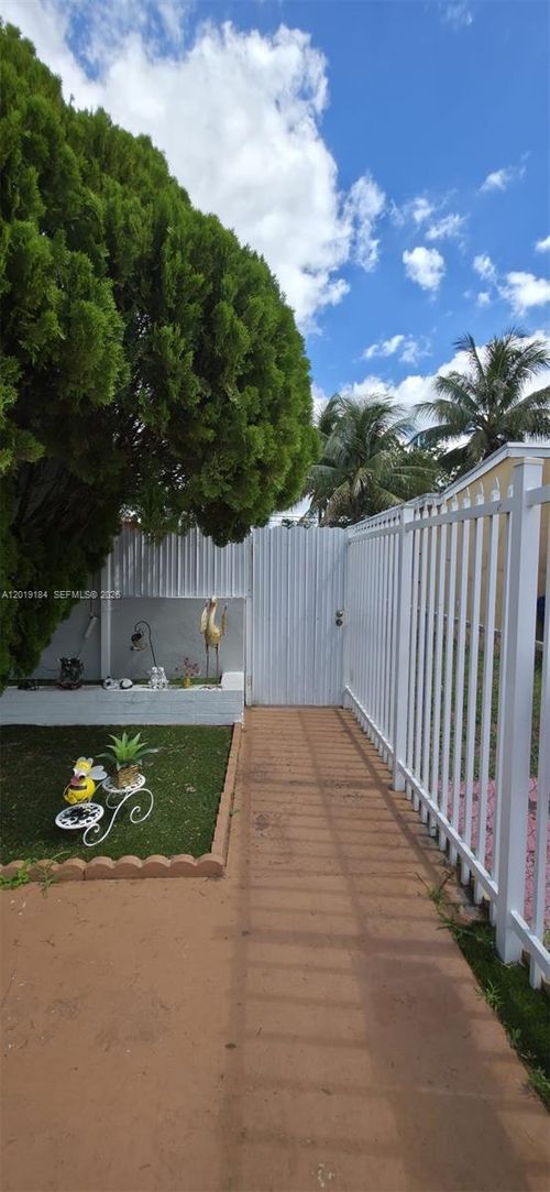 1-3285 Nw 98th St, Miami, FL, 33147 | Card Image