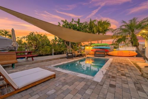 8260 Aviation Blvd, Marathon, FL, 33050-2811 | Card Image