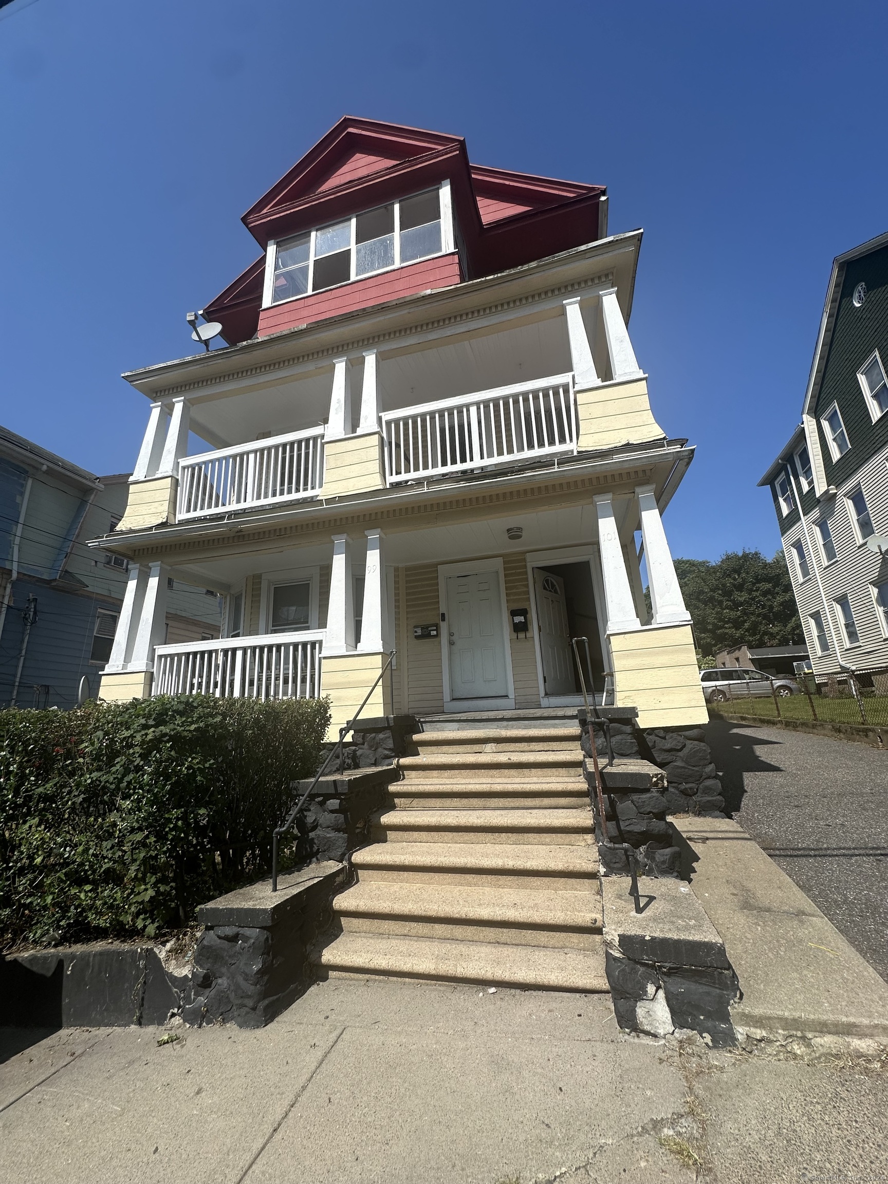 Rose St, Waterbury, CT 06704