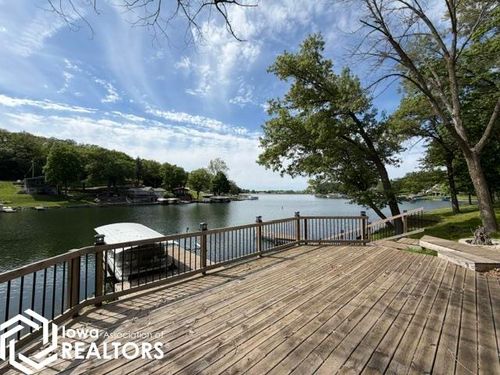 3011 E Lakeshore Dr, Brooklyn, IA, 52211-9599 | Card Image