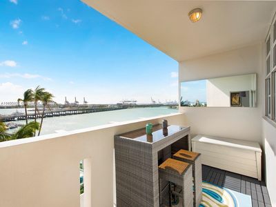 PH10 - 800 West Ave, Condo with 1 bedrooms, 1 bathrooms and null parking in Miami Beach FL | Image 1