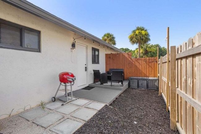 2013 Wilkins Ave, Townhouse with 2 bedrooms, 1 bathrooms and null parking in West Palm Beach FL | Image 12