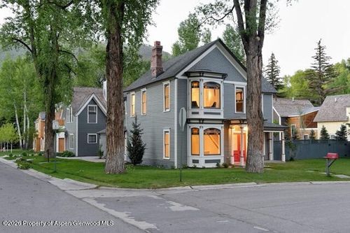 334 W Hallam St, Aspen, CO, 81611-1343 | Card Image
