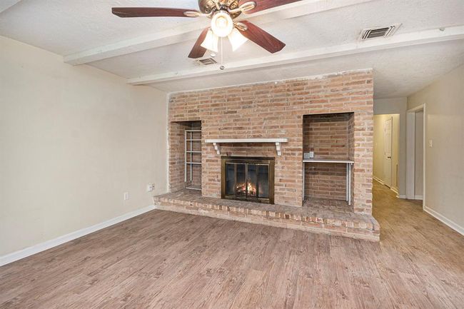 17014 Forest Bend Ave, House other with 3 bedrooms, 2 bathrooms and 2 parking in Friendswood TX | Image 4
