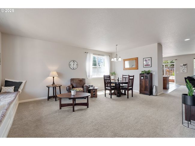 2819 Se Pheasant Way, House other with 4 bedrooms, 3 bathrooms and 3 parking in Gresham OR | Image 4