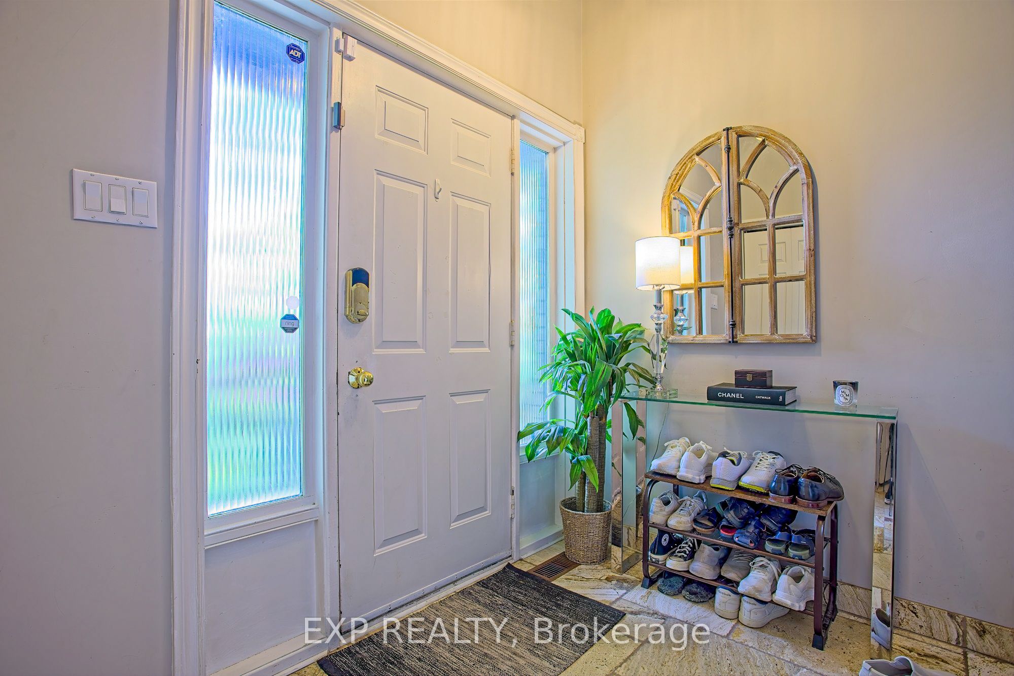 Residential Lease in Grimsby 3