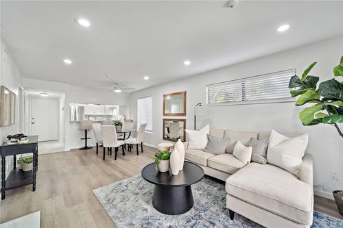 229-550 Orange Ave, Long Beach, CA, 90802-3568 | Card Image