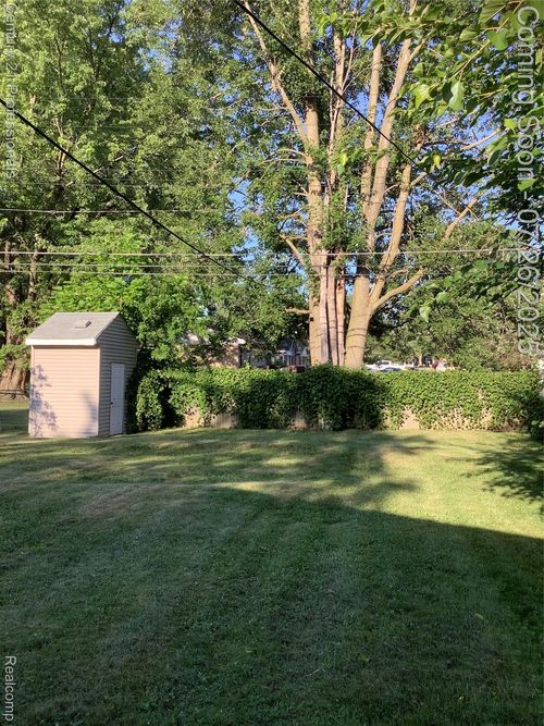 467 Forest St, Westland, MI, 48186-9207 | Card Image