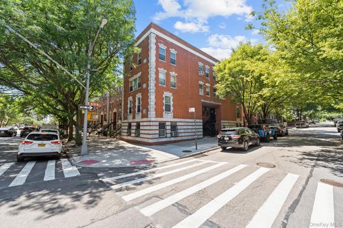 apt-d-300D W 137th St, New York, NY, 10030-2983 | Card Image