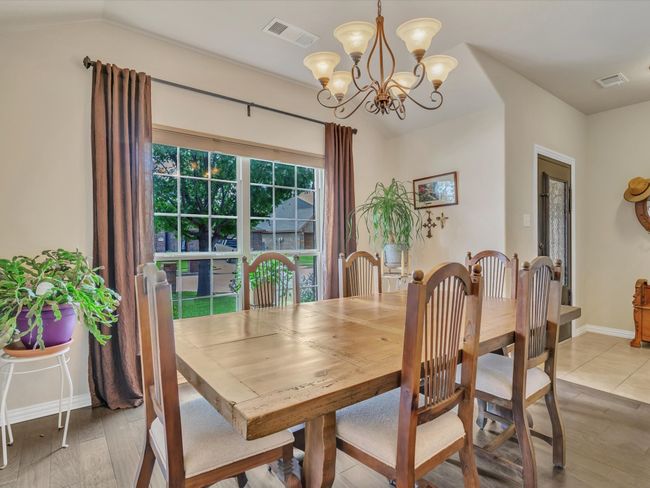 8645 Running River Ln, House other with 3 bedrooms, 2 bathrooms and null parking in Fort Worth TX | Image 9