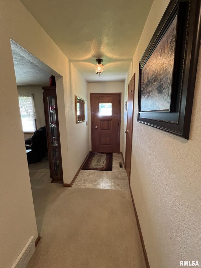 633 Mission Dr, House other with 3 bedrooms, 2 bathrooms and null parking in Kewanee IL | Image 7