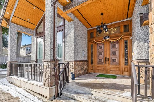 {{alt}} | Card Image