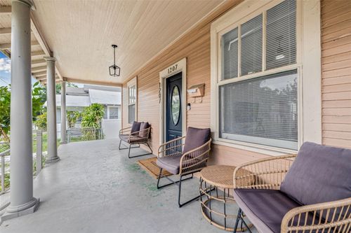 1207 E 17th Ave, TAMPA, FL, 33605-2536 | Card Image