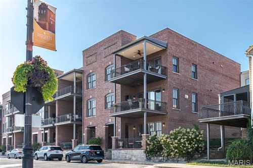 16 W Front St, Washington, MO, 63090-2101 | Card Image