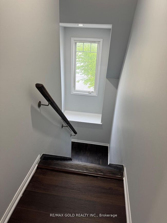 13 Viewforth Rd, House attached with 4 bedrooms, 2 bathrooms and 1 parking in Brampton ON | Image 32