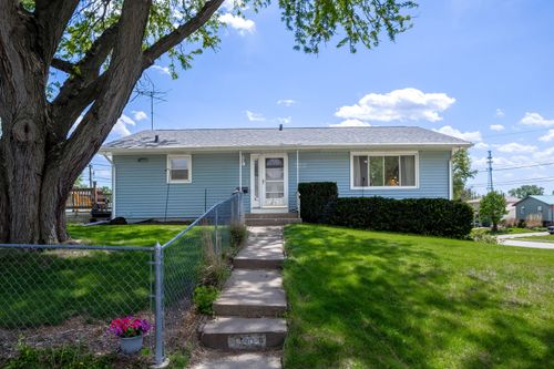 2665 W 35th St, Davenport, IA, 52806-5222 | Card Image