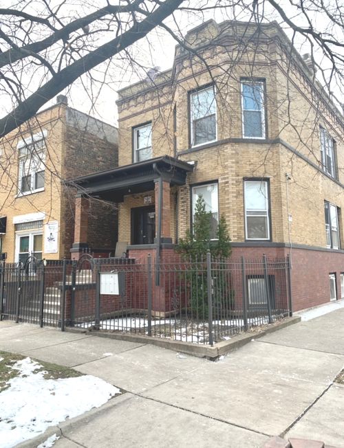 1r-3707 W Augusta Blvd, Chicago, IL, 60651-3810 | Card Image