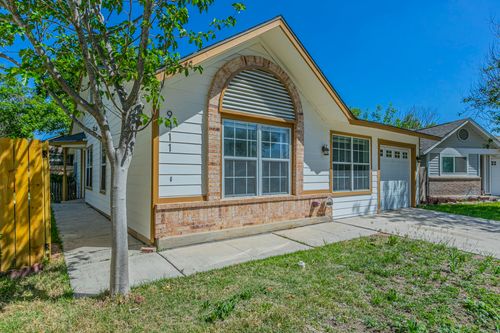 9411 Valley Moss, San Antonio, TX, 78250-6409 | Card Image