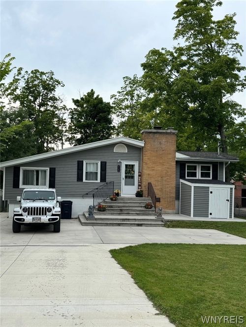 2162 Stony Point Rd, Grand Island, NY, 14072-2137 | Card Image