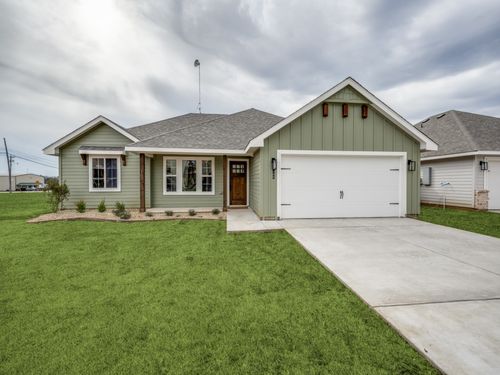 204 Walnut St, Whitesboro, TX, 76273-2137 | Card Image