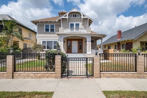 2913 Brighton Ave, Los Angeles, CA, 90018 | Card Image