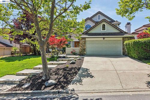 1095 Canyon Hills Rd, San Ramon, CA, 94582-4610 | Card Image